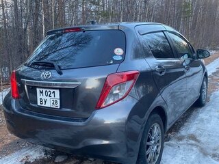 2011 Toyota Vitz III (XP130), серый, 650000 рублей, вид 3