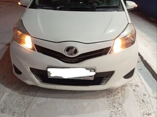 2012 Toyota Vitz III (XP130), белый, 600000 рублей, вид 3
