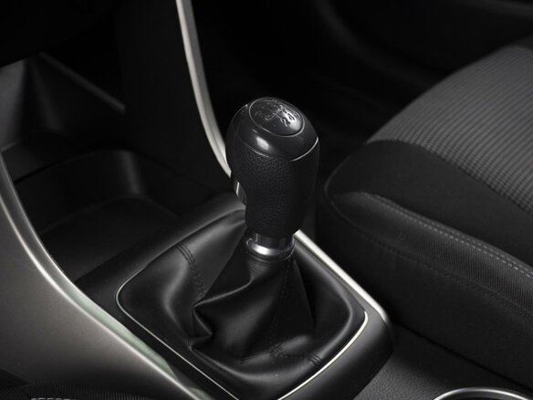 2016 Hyundai i30 II Рестайлинг, серебристый, 1000000 рублей - вид 12