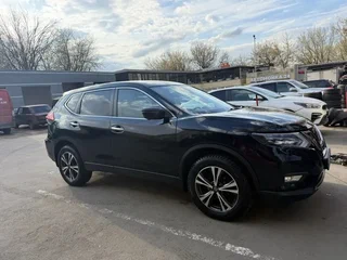 2018 Nissan X-Trail III Рестайлинг, чёрный, 1800000 рублей, вид 5