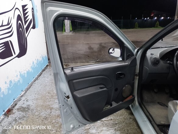 2009 Renault Logan I, серый, 375000 рублей - вид 9