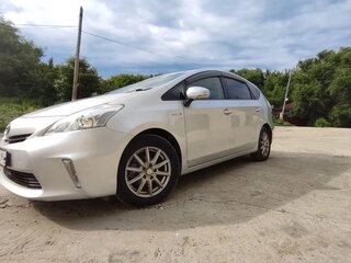 2012 Toyota Prius Alpha I (ZVW40/41), серебристый, 1370000 рублей, вид 2