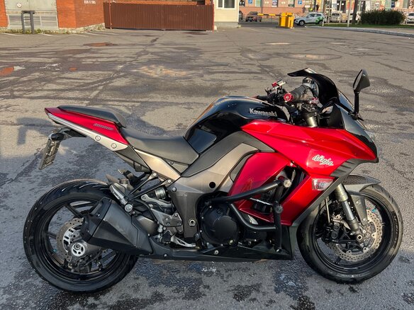 2011 Kawasaki Ninja 1000 SX, красный, 695000 рублей