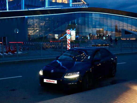 2016 Skoda Octavia III (A7), синий, 1300000 рублей - вид 17