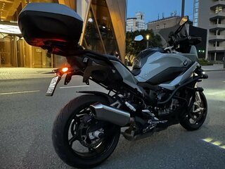 2020 BMW S 1000 XR, серебристый, 1440000 рублей, вид 1