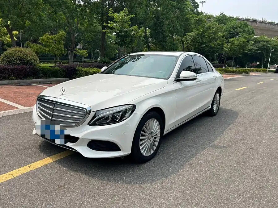 Открыть фотографии: Mercedes-Benz C-Класс IV (W205)