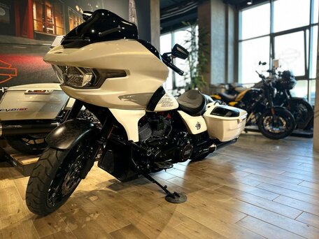 2024 Harley-Davidson CVO Road Glide ST, белый, 4900000 рублей, вид 2