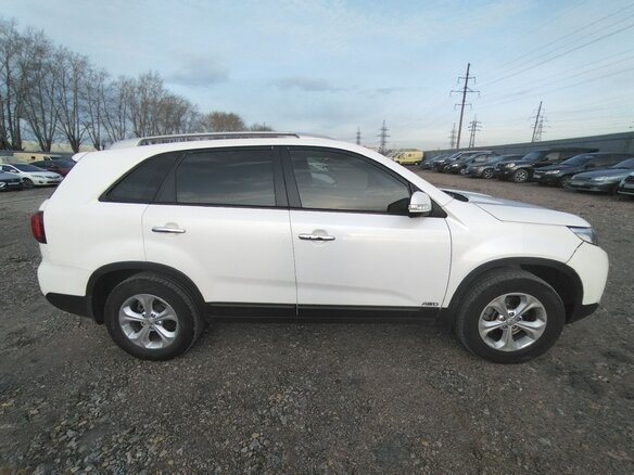 2014 Kia Sorento II Рестайлинг, белый, 1116000 рублей - вид 2