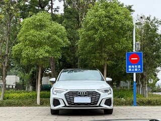 2022 Audi A3 35 TFSI Long IV (8Y), белый, 1790000 рублей, вид 2