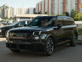 Lynk & Co 900