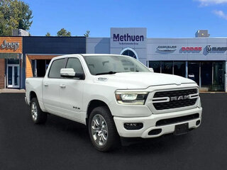 2022 Ram 1500 Crew Cab eTorque V, белый, 4860527 рублей, вид 4