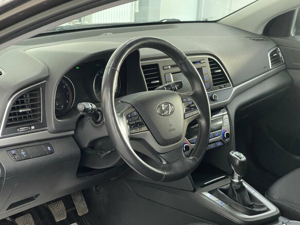 2017 Hyundai Elantra VI (AD), коричневый, 1569000 рублей - вид 7