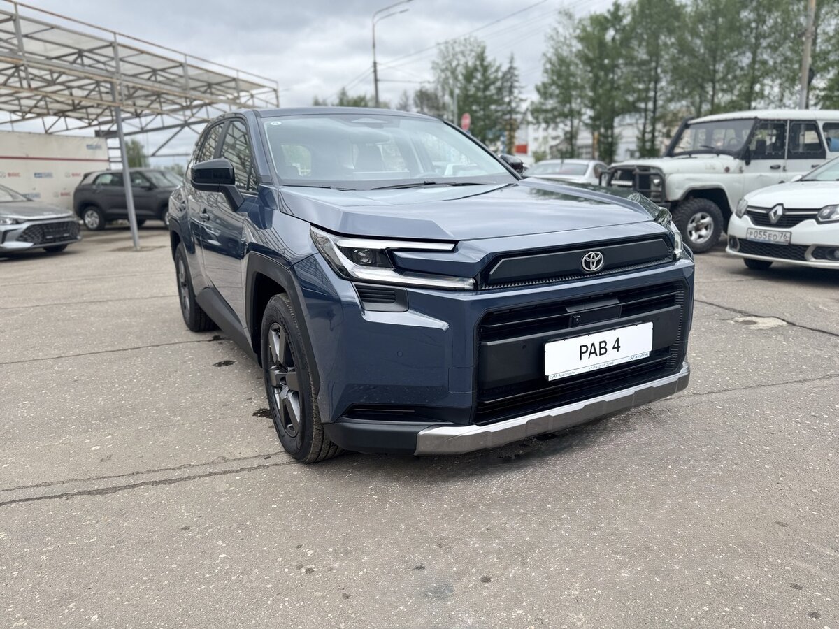 Открыть фотографии: Toyota RAV4 VI (XA60)