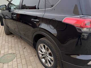 2017 Toyota RAV4 IV (XA40) Рестайлинг, чёрный, 2430000 рублей, вид 4