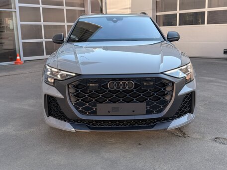 2025 Audi RS Q8 Performance I Рестайлинг, серебристый, 20900000 рублей, вид 3