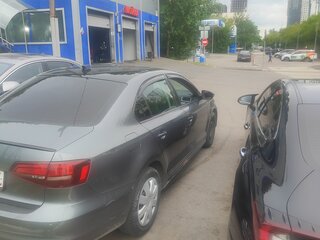 2017 Volkswagen Jetta VI Рестайлинг, серый, 1250000 рублей, вид 2