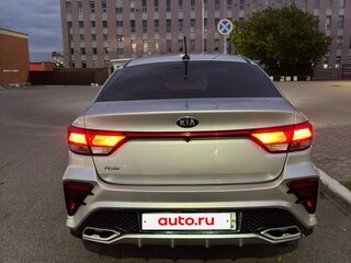 2019 Kia Rio IV, серебристый, 1400000 рублей, вид 5