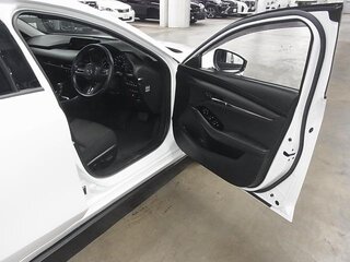 2021 Mazda 3 IV (BP), белый, 1920071 рублей, вид 5