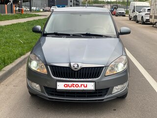 2013 Skoda Fabia II Рестайлинг, серый, 530000 рублей, вид 2