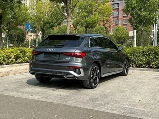 2022 Audi A3 Sportback 35 TFSI IV (8Y), серебристый, 1980000 рублей, вид 4
