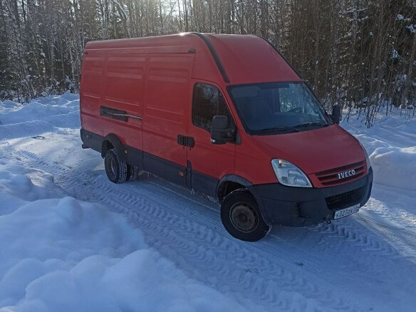 2007 Iveco Daily, красный, 900000 рублей - вид 2