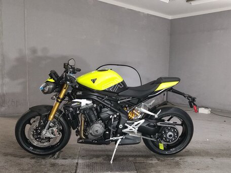 2026 Triumph Speed Triple, жёлтый, 1600000 рублей, вид 2