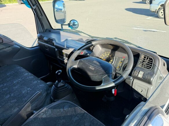 2001 Isuzu Elf (N-series), белый, 1099077 рублей - вид 5