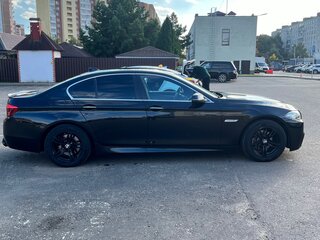 2013 BMW 5 серии 528i xDrive VI (F10/F11/F07) Рестайлинг, чёрный, 1820000 рублей, вид 4