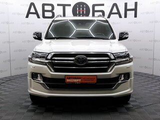 2018 Toyota Land Cruiser 200 Series Рестайлинг 2, белый, 5990000 рублей, вид 2