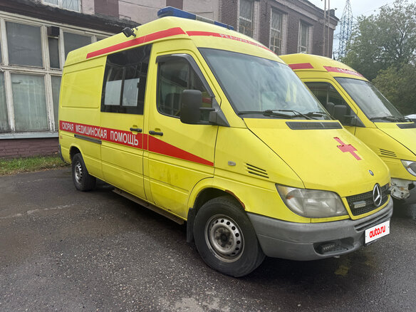 2016 Mercedes-Benz Sprinter, жёлтый, 1300000 рублей
