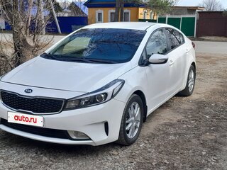 2017 Kia Cerato III Рестайлинг (Classic), белый, 1470000 рублей, вид 5