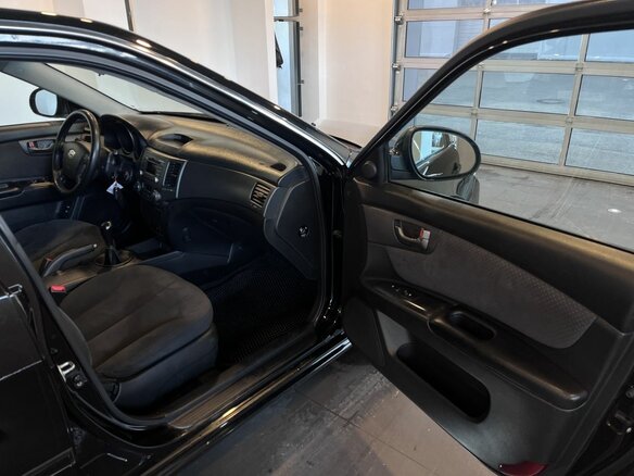 2010 Kia Magentis 5-speed II Рестайлинг, чёрный, 514000 рублей - вид 26