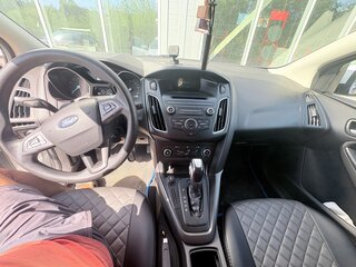 2018 Ford Focus III Рестайлинг, белый, 1300000 рублей, вид 4