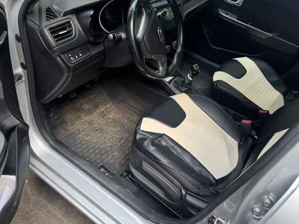 2015 Kia Rio 6-speed III, серебристый - вид 4