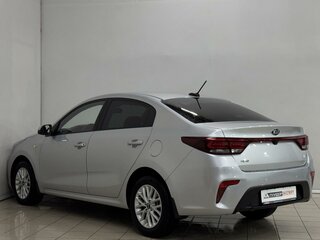 2020 Kia Rio IV, серый, 1540000 рублей, вид 4