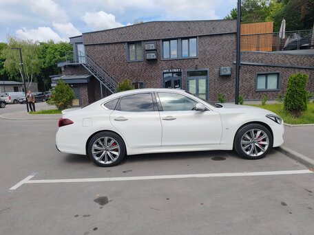 2015 Infiniti Q70 I Рестайлинг, белый, 2150000 рублей, вид 4