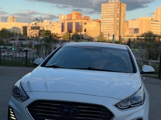 2019 Hyundai Sonata VII (LF) Рестайлинг, белый, 2150000 рублей, вид 1