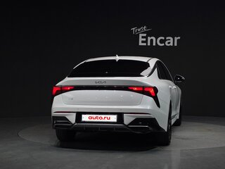 2024 Kia K5 III Рестайлинг, белый, 2857600 рублей, вид 4