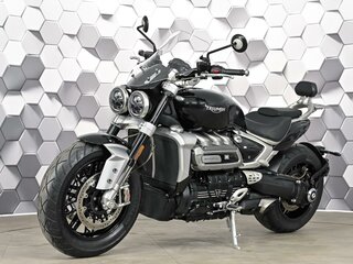 2021 Triumph Rocket 3, чёрный, 1699000 рублей, вид 2