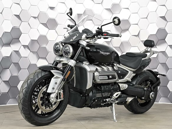 2021 Triumph Rocket 3, чёрный, 1699000 рублей - вид 1