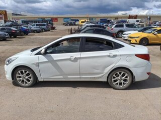 2015 Hyundai Solaris I Рестайлинг, белый, 480000 рублей, вид 4