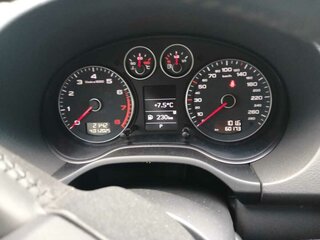 2011 Audi A3 II (8P) Рестайлинг 2, белый, 1500000 рублей, вид 5