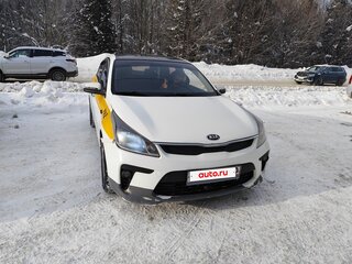 2017 Kia Rio IV, белый, 900000 рублей, вид 1