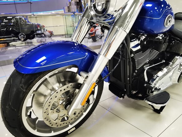 2025 Harley-Davidson Fat Boy, синий, 3300000 рублей - вид 16