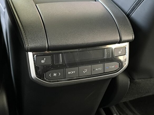 2026 Toyota Highlander IV (XU70), белый - вид 12