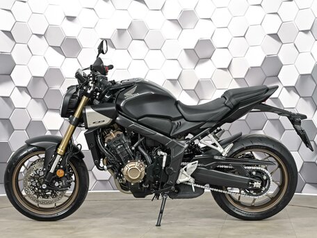 2025 Honda CB 650R, чёрный, 1177000 рублей, вид 4