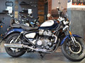2026 Royal Enfield Super Meteor, синий, 792000 рублей - вид 2