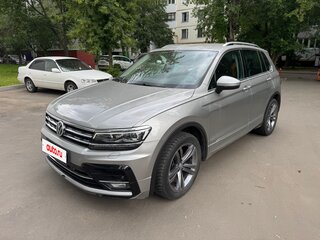 2018 Volkswagen Tiguan II, серебристый, 3080000 рублей, вид 1
