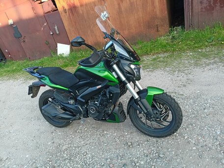 2021 Bajaj Dominar 400, зелёный, 338000 рублей, вид 1