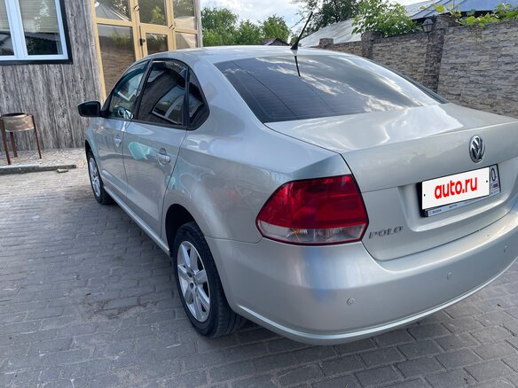 2013 Volkswagen Polo V, серебристый, 720000 рублей - вид 6